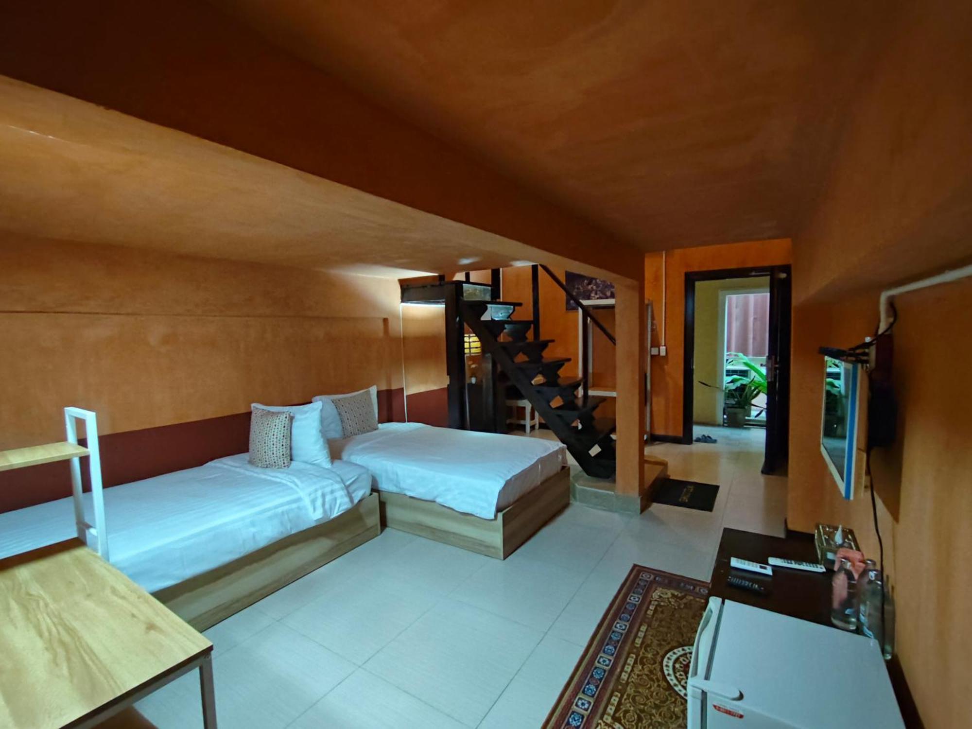 Retro Box Hotel Chumphon Exterior foto
